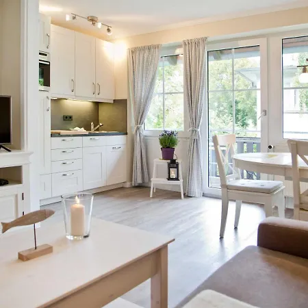 Tra7c Kossmann * Niendorf (Timmendorfer Strand)