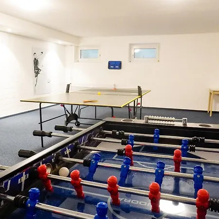 Tra7c Kossmann Apartman *